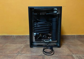 Nevera pequeña negra