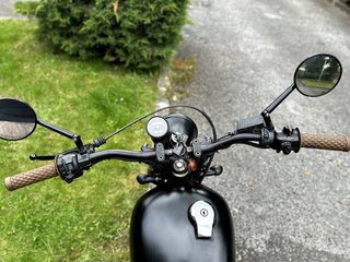 Yamaha SR250 brat restaurada 3559 km