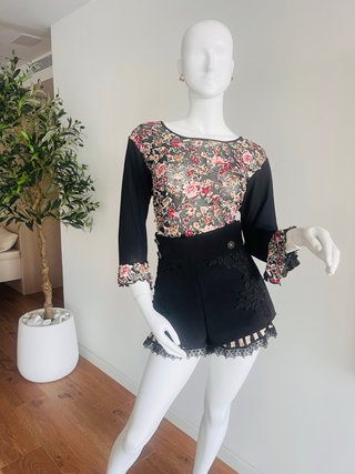 Camiseta Berel Floral en Relieve Talla L