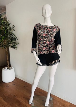 Camiseta Berel Floral en Relieve Talla L