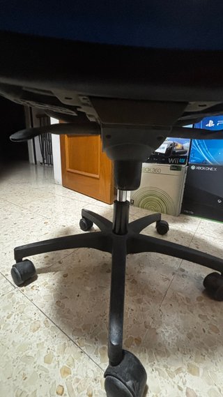 Silla oficina escritorio ergonómica azul y negra