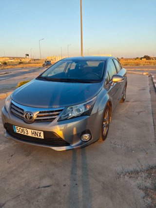 Toyota Avensis 2013