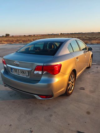 Toyota Avensis 2013