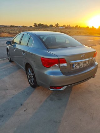 Toyota Avensis 2013