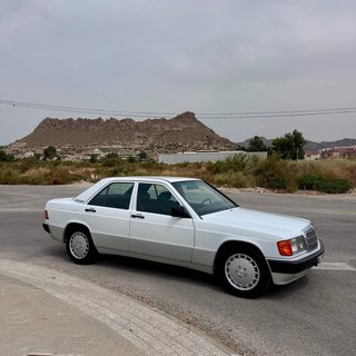 MERCEDES 190E 2.0