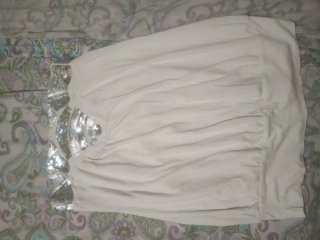 Falda Blanca con Detalles de Lentejuelas