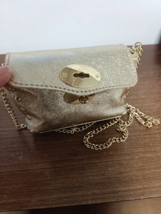 Mini bolso dorado Garbo con cadena