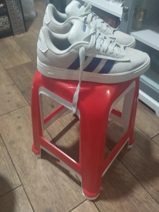 Botines Adidas blancos y azules