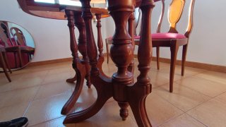 Mesa de comedor ovalada y 6 sillas