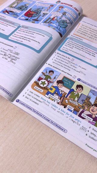 Family and Friends 5 Class book