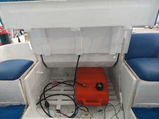 Barco 4.70m proa cerrada 40cv 2T