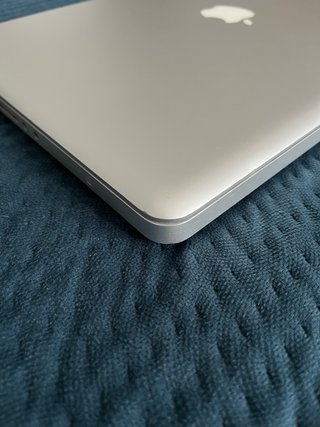 Macbook Pro 15" SSD 120 GB/4 GB RAM (Bateria Nova)