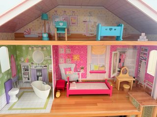 Casa de Muñecas Kidskrafs, una gran casa