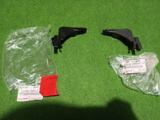 SOPORTE DERECHO E IZQUIERDO PARA TOYOTA YARIS FARO