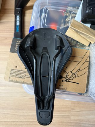 Sillín Fizik Vento 140mm