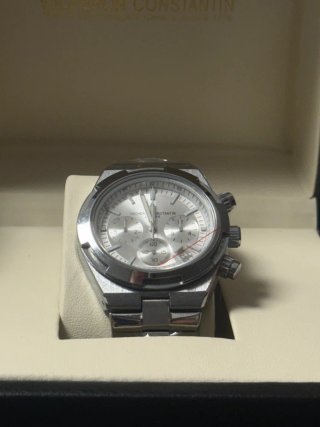 Reloj MOD estilo Vach Const  Cronógrafo Plateado