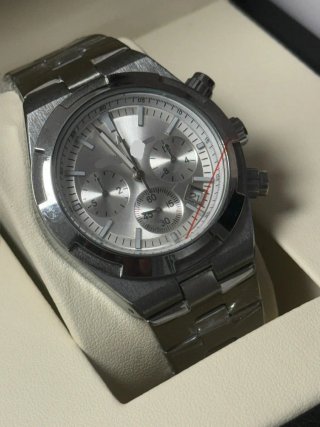 Reloj MOD estilo Vach Const  Cronógrafo Plateado