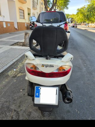 Suzuki Burgman 250