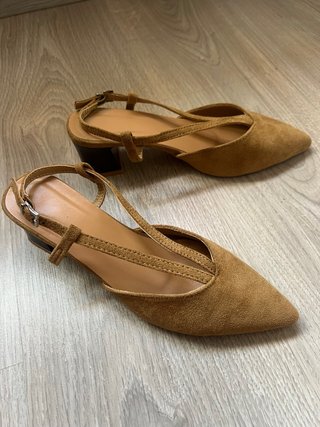Zapatos de tacón marrón