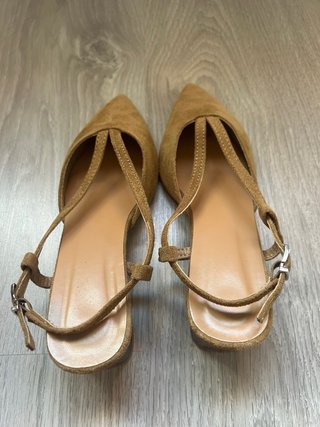 Zapatos de tacón marrón