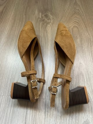 Zapatos de tacón marrón
