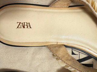 Sandalias Zara Beige con Detalle