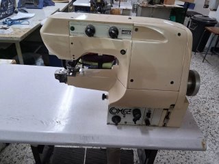 Máquina para forrar plantas de zapatos