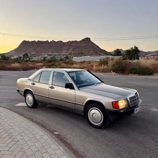 MERCEDES 190E 2.0
