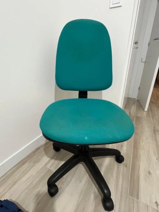 Silla de escritorio color turquesa