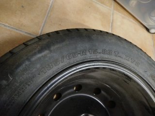 Rueda con llanta de acero