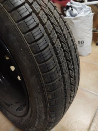 Rueda con llanta de acero
