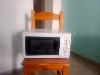 Horno Microondas Blanco con dorador grill