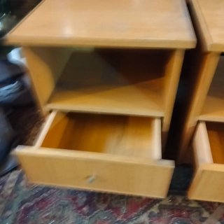 Mueble de madera con cajones