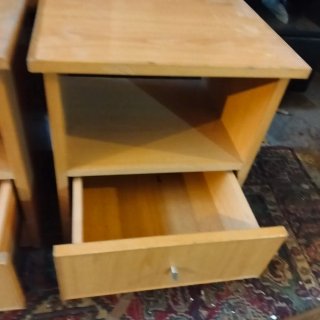 Mueble de madera con cajones