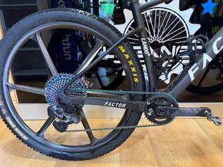 Bicicleta Factor Lando HT Talla M