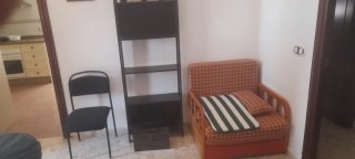 Conjunto de mesa y 3 sillas de madera