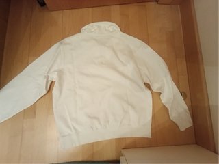 Sudadera blanca con cremallera