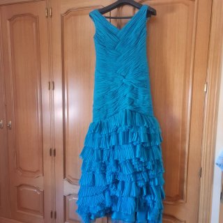 Vestido Turquesa con Volantes