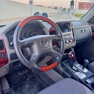 MITSUBISHI MONTERO