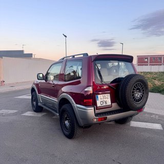 MITSUBISHI MONTERO