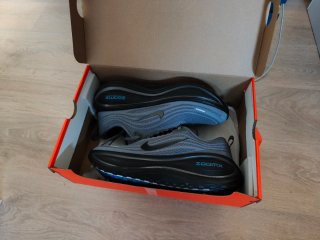 Nike Vomero 18 Talla 42.5