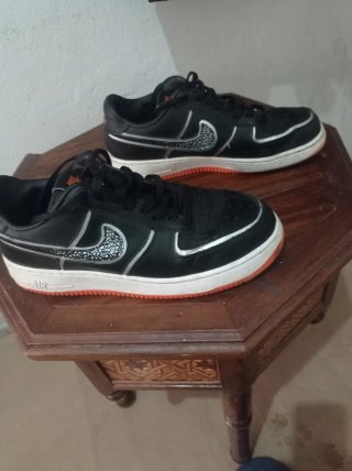 Nike Air Force 1 Negras Naranja