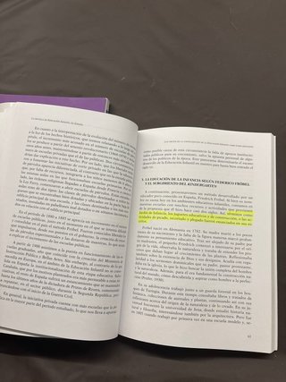 La escuela de Educación Infantil en España. UNED