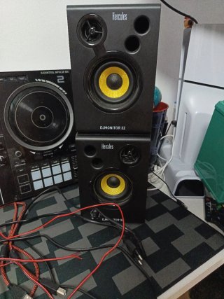 Hercules DJ Control Impulse 500