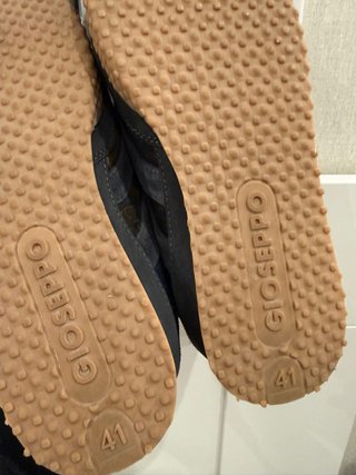 Zapatillas Gioseppo Talla 41. Solo 2 usos.