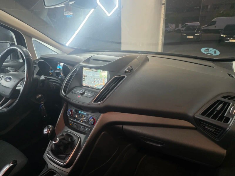 Ford Grand C-Max 2016, foto 10