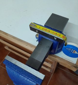 Tornillo de Banco de Acero Azul