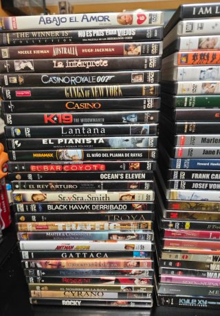 Lote de 140 Películas en DVD.Series. Muchas NUEVAS