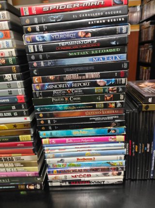 Lote de 140 Películas en DVD.Series. Muchas NUEVAS