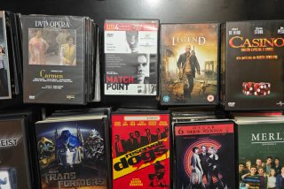 Lote de 140 Películas en DVD.Series. Muchas NUEVAS